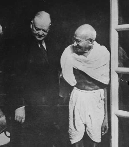 Gandhiji with former U.S. President Herbert Hoover (1929 - 1933) during his visit to India, 1946.jpg